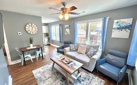 Stylish Cozy Tree House Pet Friendly!!!